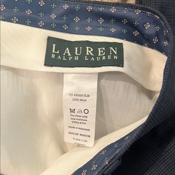 Men’s Ralph Lauren Classic Fit Dress Pants Navy Size 42x32 - Picture 2 of 2